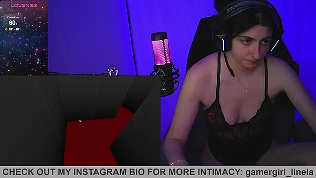 Gamergirl-Linela live sex cam