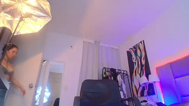 lizzy_squirt's cam snapshot