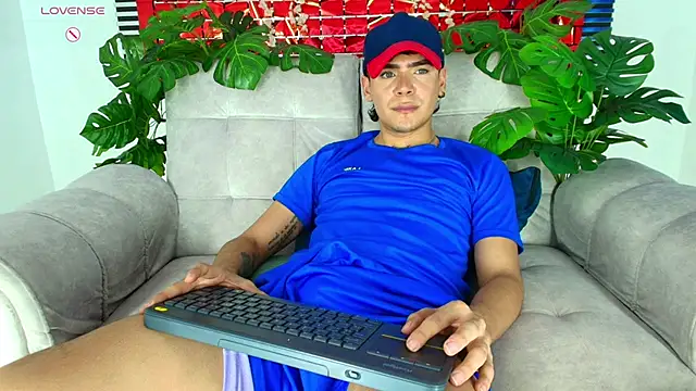 CamiiGuzmanX live sex cam