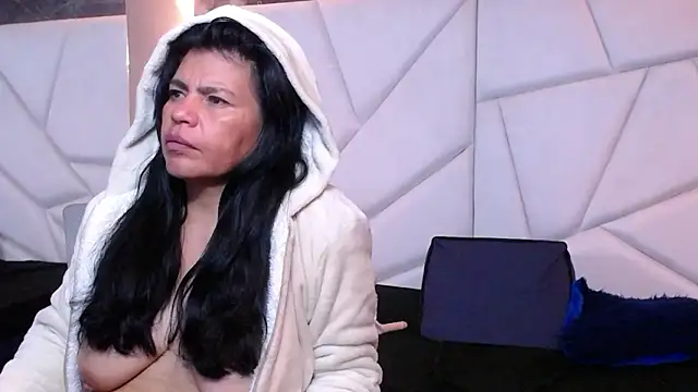 jennifer_0717's cam snapshot