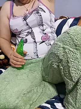 Rouzalinda_1's cam snapshot