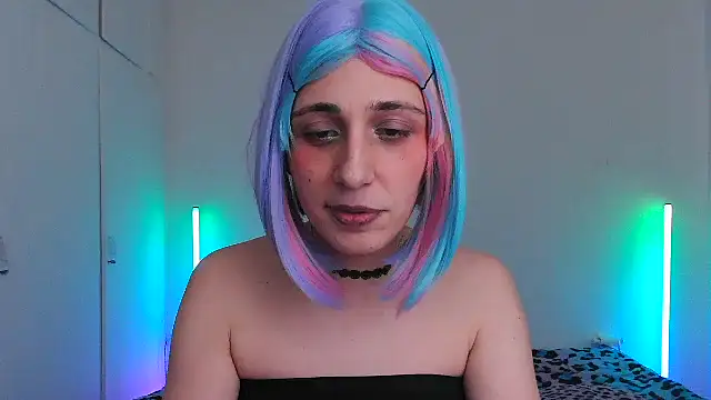 HoneyValentine live sex cam