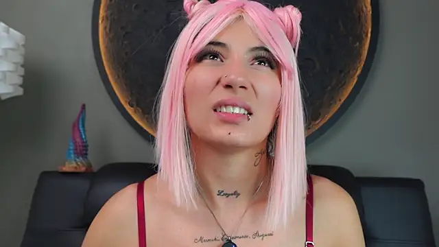 miss_sharlotte18's cam snapshot