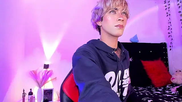 Cooperrosscute233 live sex cam