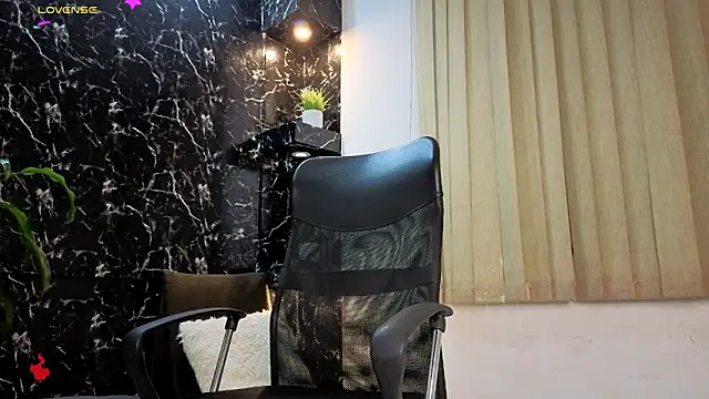 Apolo_lux1 live sex cam