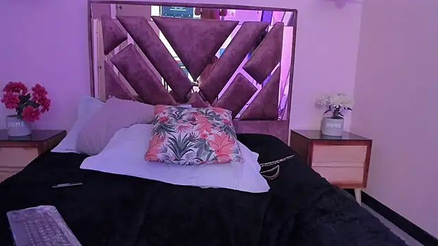 Juliette_Leroyy's cam snapshot