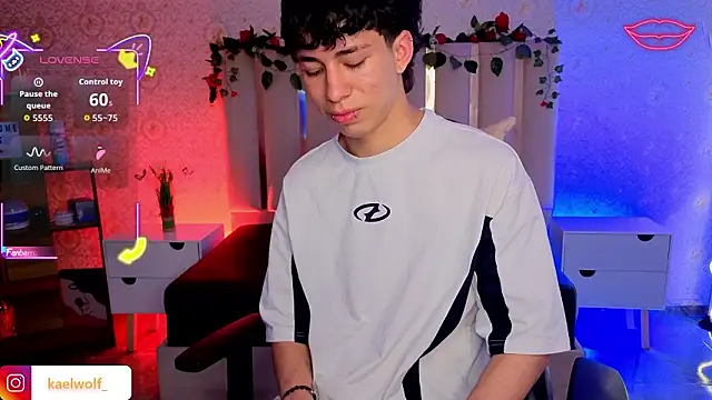 kaelwolf_tay live sex cam