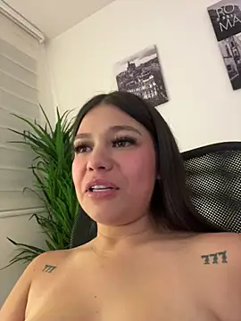 Alyshanon18 live sex cam