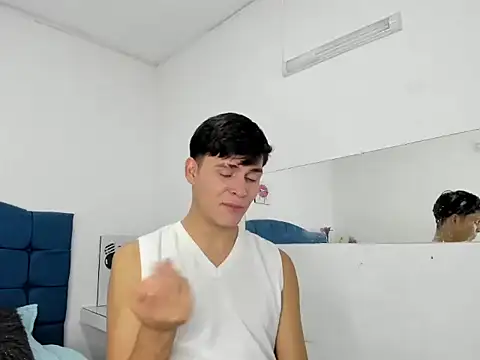 Aaron_Foxxx live sex cam