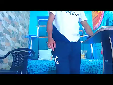 warmNoah live sex cam