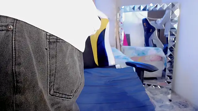 Lil_babyyy_ live sex cam