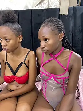 LonelyQueenxx25's cam snapshot