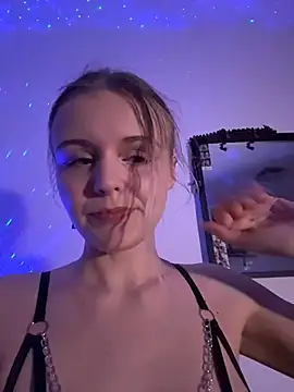 OfflineLizzy live sex cam