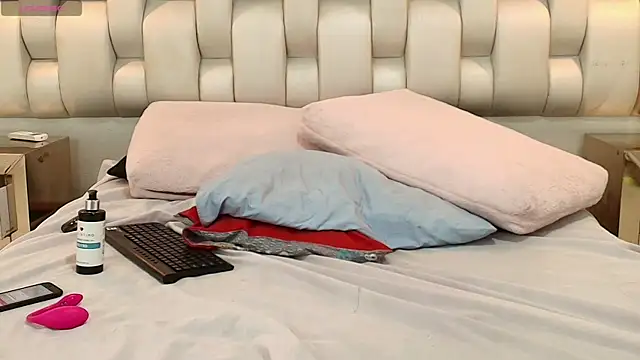 AzulMaveric's cam snapshot