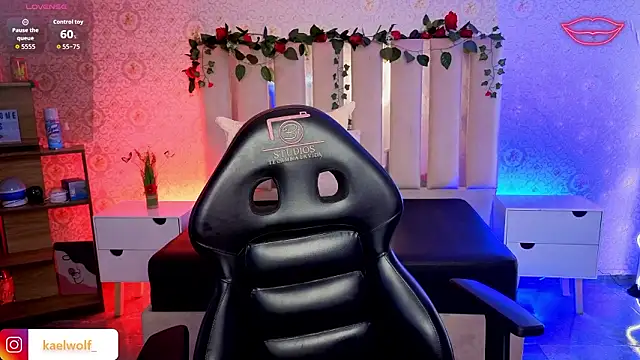 kaelwolf_tay live sex cam
