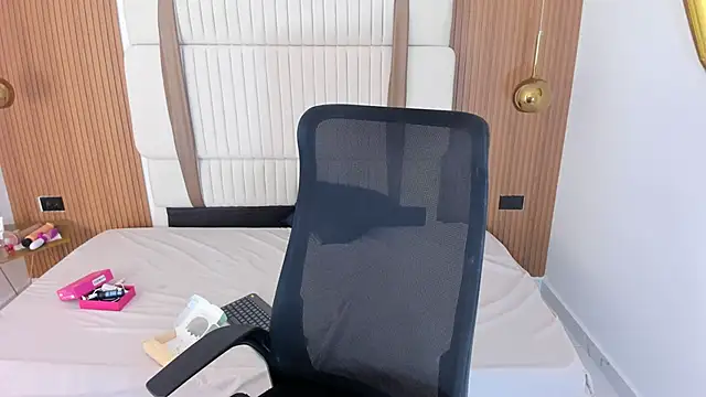 ivonny_mml's cam snapshot