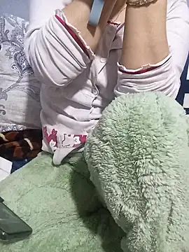 Rouzalinda_1's cam snapshot