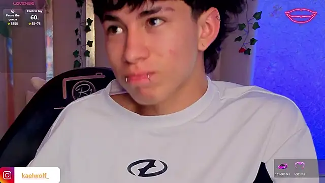 kaelwolf_tay live sex cam