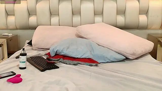 AzulMaveric's cam snapshot