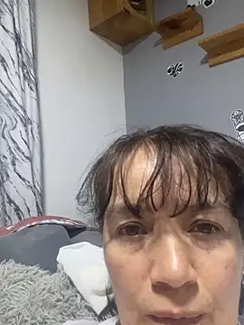 Sweeetness_Milf live sex cam