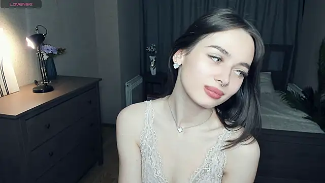 YvonneRobes live sex cam