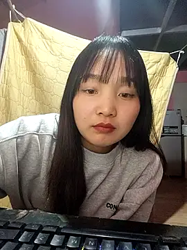 NguyenMyy live sex cam