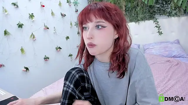 ElizaNik_'s cam snapshot