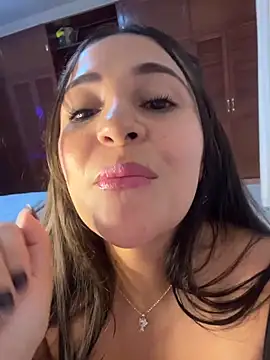 Taylortits live sex cam