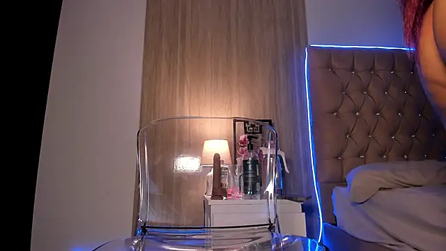 Maddyluxe live sex cam