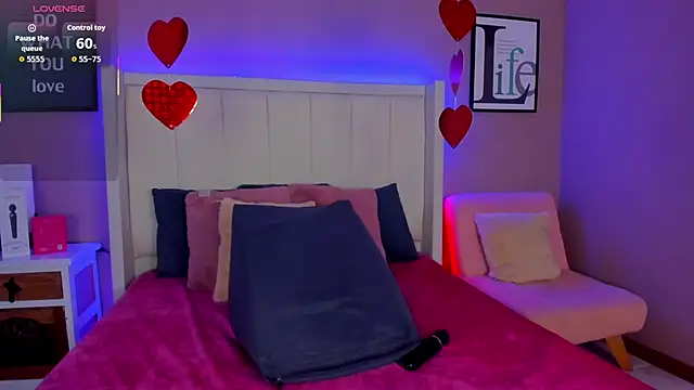 sarahyessica live sex cam