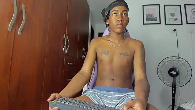 latin_kay1 live sex cam