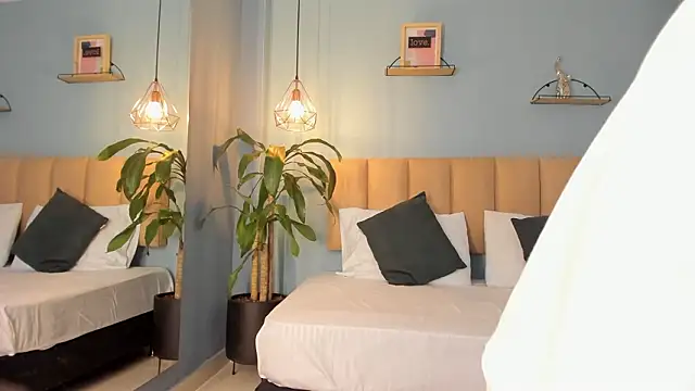 emmy_mg's cam snapshot