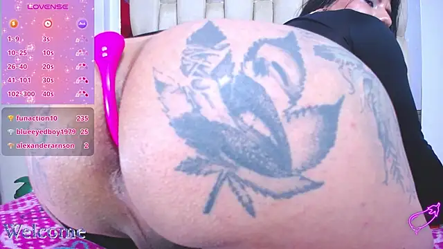 DollCoquette27 live sex cam