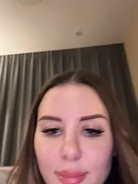 Alina_Vibe_Me live sex cam