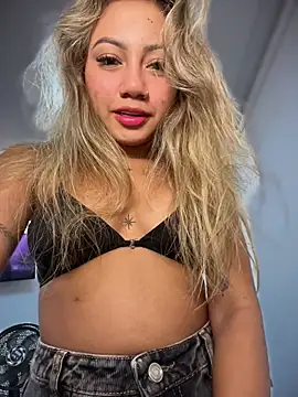 Dulce_Sofi_'s cam snapshot