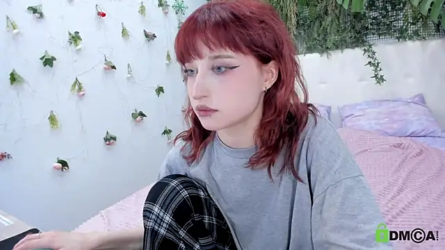 ElizaNik_'s cam snapshot