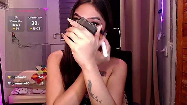 Hot_Delilahhh live sex cam