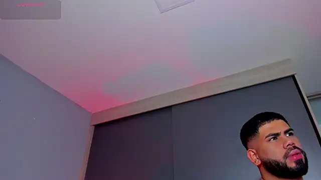 noah_crux live sex cam