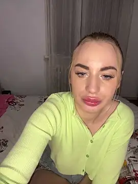 RuxyCatrina's cam snapshot