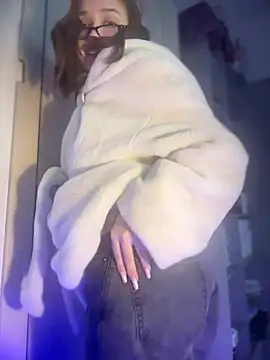 MilliDoll's cam snapshot