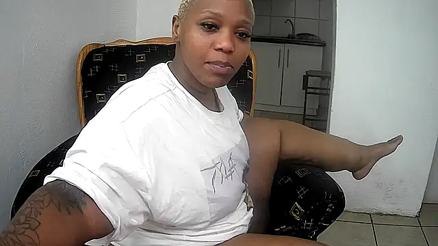 GoldenPussyXOXO's cam snapshot