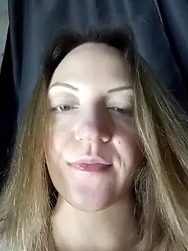 KattyLuuu's cam snapshot