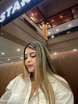 lunablossom_ live sex cam