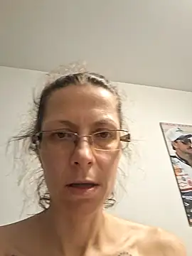 StarrBurst live sex cam