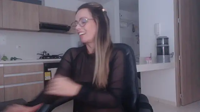 LovePaula live sex cam