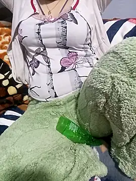 Rouzalinda_1's cam snapshot