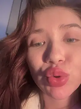 MilliDoll live sex cam