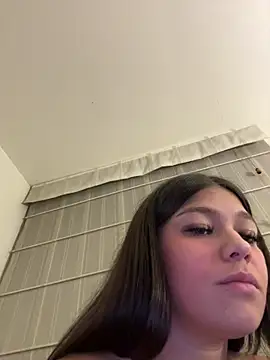 Alyshanon18 live sex cam