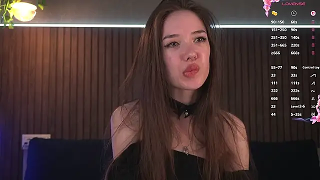 tinyanie live sex cam