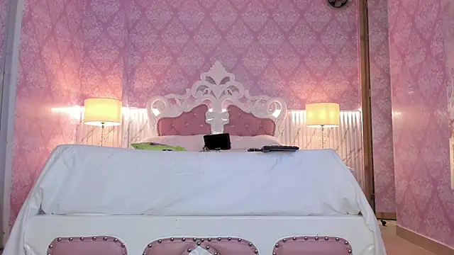 _AdharaSkinny live sex cam